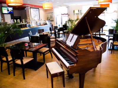 餐饮与设施管理服务